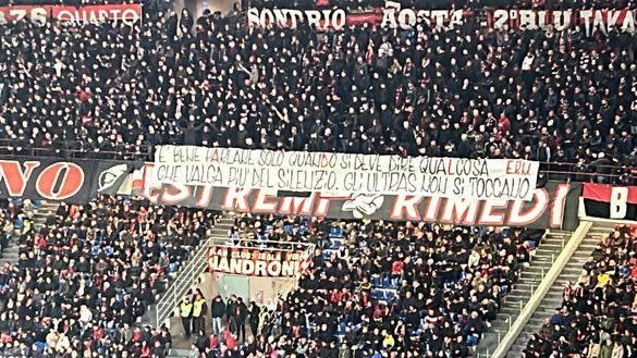 Milan-Empoli, striscione della curva contro De Laurentiis | PM NEWS- immagine 2