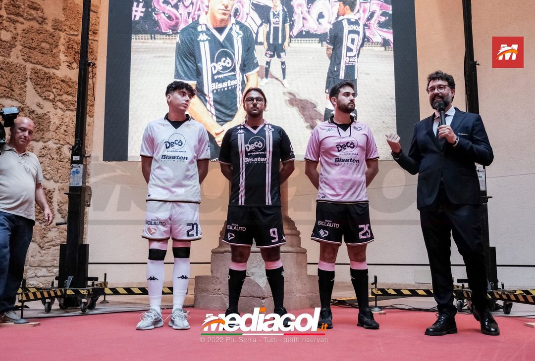 FOTO PALERMO, presentazione nuove maglie gara Palermo 2022/2023 (Gallery) - immagine 24