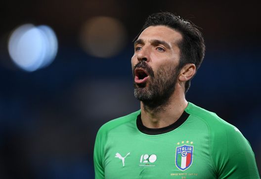Gigi Buffon, attuale portiere del Parma Lazio, a Immobile il premio Scopigno: “Un onore. Lo dedico ai tifosi”- immagine 2