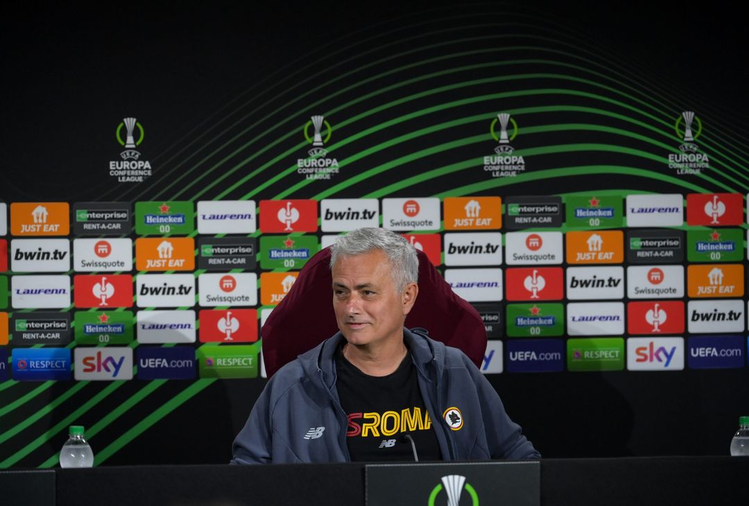 La conferenza di Mourinho e Cristante alla vigilia di Roma-Leicester – FOTO GALLERY - immagine 7