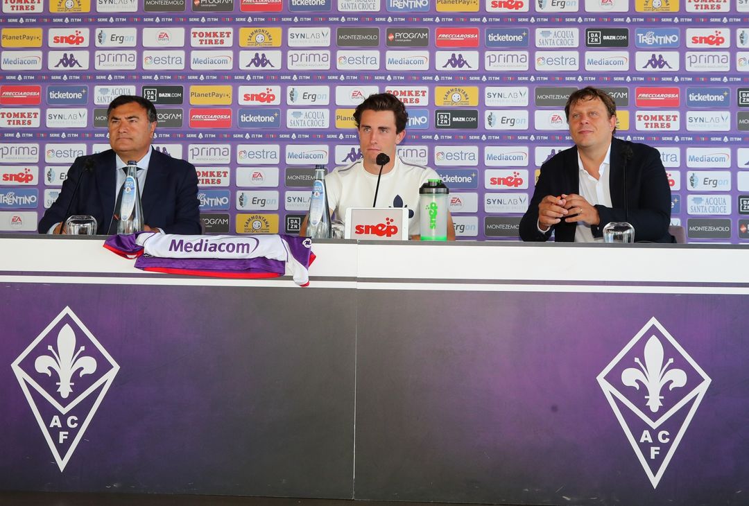  GERMOGLI PH 1 SETTEMBRE 2021 FIRENZE HOTEL EXCELSIOR PRESENTAZIONE DEL NUOVO GIOCATORE DELLA FIORENTINA ODRIOZOLA NELLA FOTO 
