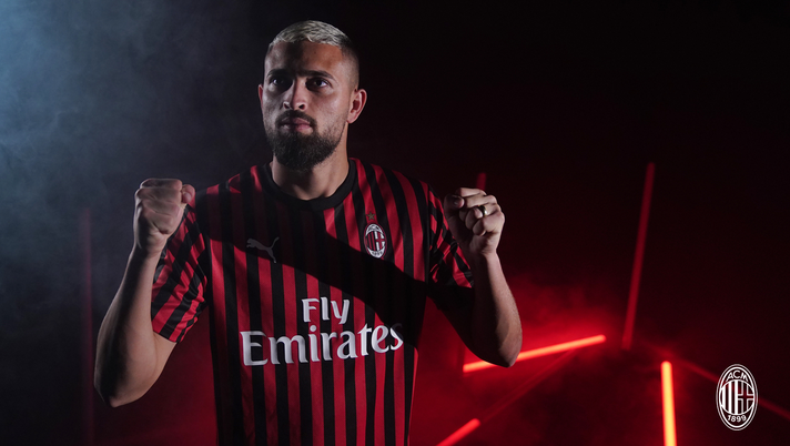 Léo Duarte, nuovo difensore del Milan (credits: acmilan.com) 