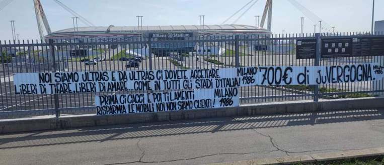 Juve, i tifosi contro il caro biglietti: “Vergogna, noi non siamo clienti” Juve, i tifosi contro il caro biglietti: “Vergogna, noi non siamo clienti” - immagine 1