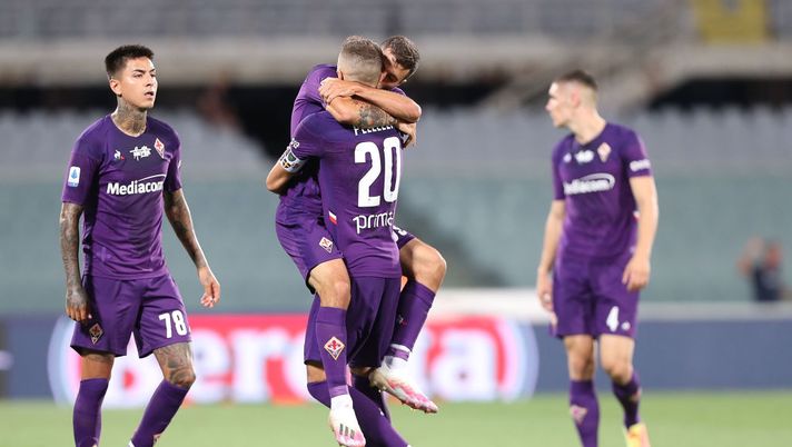 FLORENCE, ITALY - JULY 19: Patrick Cutrone of ACF Fiorentina celebrates after scoring a goal during the Serie A match between ACF Fiorentina and  Torino FC at Stadio Artemio Franchi on July 19, 2020 in Florence, Italy.  (Photo by Gabriele Maltinti/Getty Images) 