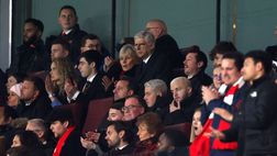 Arsene Wenger tra la folla dell’Emirates: Arsenal, il calcio di Premier riparte con un derby