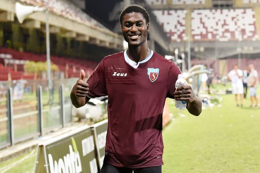 SALERNO, ITALY - JULY 03: Cedric Gondo of US Salernitana (Photo by Francesco Pecoraro/Getty Images for Lega Serie B) SALERNO, ITALY - JULY 03: Cedric Gondo of US Salernitana (Photo by Francesco Pecoraro/Getty Images for Lega Serie B)