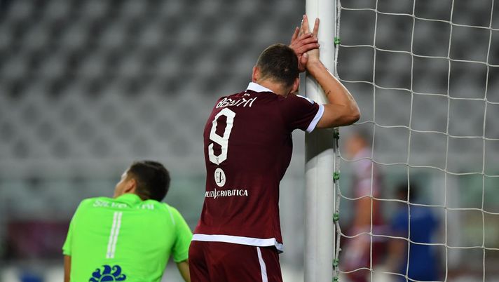TURIN, ITALY - JULY 22: Andrea Belotti of Torino FC shows his dejection after strike a post during the Serie A match between Torino FC and Hellas Verona at Stadio Olimpico di Torino on July 22, 2020 in Turin, Italy. (Photo by Valerio Pennicino/Getty Images) TURIN, ITALY - JULY 22: Andrea Belotti of Torino FC shows his dejection after strike a post during the Serie A match between Torino FC and Hellas Verona at Stadio Olimpico di Torino on July 22, 2020 in Turin, Italy. (Photo by Valerio Pennicino/Getty Images)