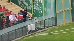 Serie B, cariche e invasione di campo in Ternana-Bari