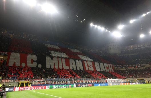 Coreografia rossonera prima di Milan-Atletico Madrid Coreografia rossonera prima di Milan-Atletico Madrid