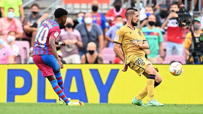 BARCELONA, SPAIN - SEPTEMBER 26: Ansu Fati of FC Barcelona scores their side's third goal during the LaLiga Santander match between FC Barcelona and Levante UD at Camp Nou on September 26, 2021 in Barcelona, Spain. (Photo by David Ramos/Getty Images) BARCELONA, SPAIN - SEPTEMBER 26: Ansu Fati of FC Barcelona scores their side's third goal during the LaLiga Santander match between FC Barcelona and Levante UD at Camp Nou on September 26, 2021 in Barcelona, Spain. (Photo by David Ramos/Getty Images)