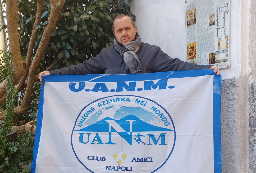 FOTO UANM, i tifosi al Maradona e dalle sedi per Napoli-Roma: striscioni e sorrisi - immagine 9