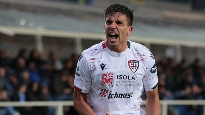 BERGAMO, ITALY - NOVEMBER 03: Giovanni Simeone of Cagliari Calcio celebrates after his team-mate Christian Oliva scored during the Serie A match between Atalanta BC and Cagliari Calcio at Gewiss Stadium on November 3, 2019 in Bergamo, Italy. (Photo by Emilio Andreoli/Getty Images) Sette errori da non fare per questa giornata: da Simeone fino a Lazzari - immagine 1
