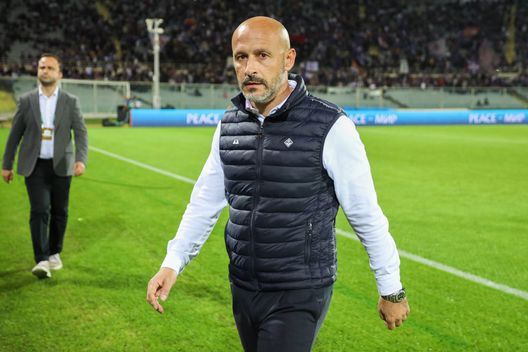 GERMOGLI PH: 27 OTTOBRE 2022 FIRENZE STADIO ARTEMIO FRANCHI CONFERENCE LEAGUE FIORENTINA VS ISTANBUL BASAKSEHIR NELLA FOTO VINCENZO ITALIANO Italiano (Conf): “Jovic sensibile, non polemico. Goal subito? Errore di lettura”- immagine 2