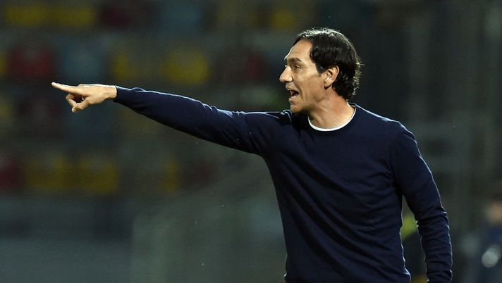FROSINONE, ITALY - OCTOBER 21: Alessandro Nesta head coach of Frosinone Calcio reacts during the Serie B match between Frosinone Calcio and AS Livorno at Stadio Benito Stirpe on October 21, 2019 in Frosinone, Italy. (Photo by Giuseppe Bellini/Getty Images) FROSINONE, ITALY - OCTOBER 21: Alessandro Nesta head coach of Frosinone Calcio reacts during the Serie B match between Frosinone Calcio and AS Livorno at Stadio Benito Stirpe on October 21, 2019 in Frosinone, Italy. (Photo by Giuseppe Bellini/Getty Images)