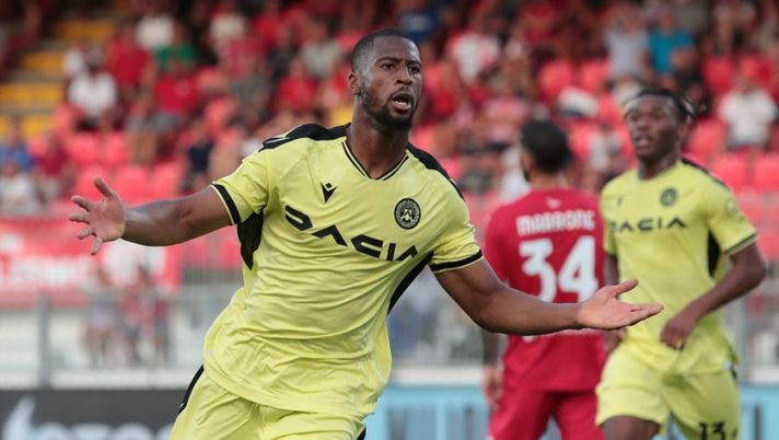 MONZA, ITALY - AUGUST 26: Beto of Udinese Calcio celebrates his goal during the Serie A match between AC Monza and Udinese Calcio at Stadio Brianteo on August 26, 2022 in Monza, Italy. (Photo by Emilio Andreoli/Getty Images) Voti fantacalcio: che Beto! Udogie come Becao, Caprari più di Petagna e Pereyra - immagine 1