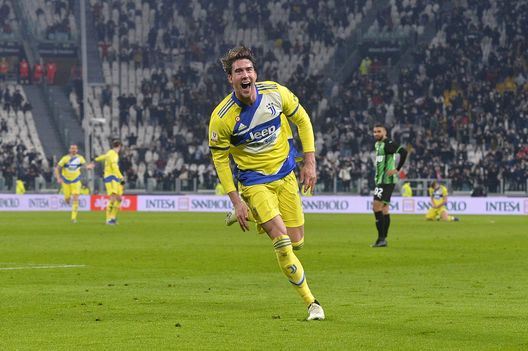 Dusan Vlahovic L’esordio di Vlahovic in Champions. I precedenti illustri - immagine 1