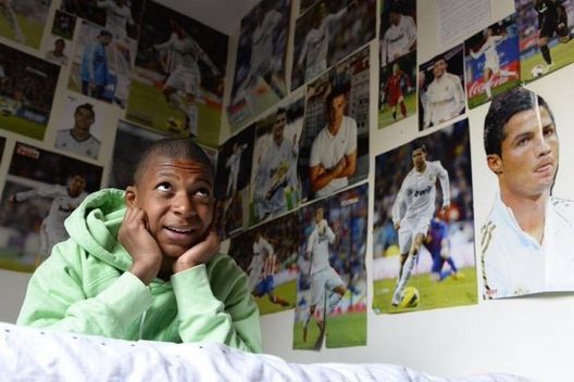 Come è dura consigliare Mbappé, Luis Ferrer: “Aveva le foto del Real Madrid anche in bagno…”- immagine 3