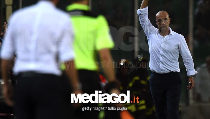 PALERMO, ITALY - AUGUST 21:  Head Coach Davide Ballardini of Palermo gestures during the Serie A match between US Citta di Palermo and US Sassuolo at Stadio Renzo Barbera on August 21, 2016 in Palermo, Italy.  (Photo by Tullio M. Puglia/Getty Images) 
