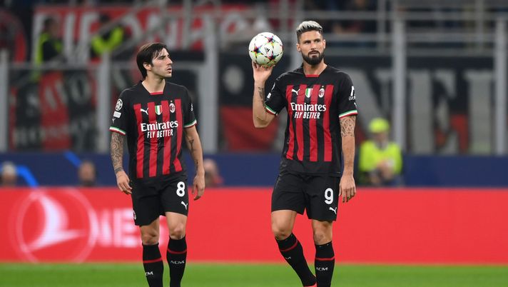 MILAN, ITALY - OCTOBER 11: Olivier Giroud and Sandro Tonali of AC Milan react after Jorginho (not pictured) of Chelsea scores their team's first goal from the penalty spot during the UEFA Champions League group E match between AC Milan and Chelsea FC at Giuseppe Meazza Stadium on October 11, 2022 in Milan, Italy. (Photo by Shaun Botterill/Getty Images) Milan 0-2 Chelsea: il tabellino della gara di ieri sera - immagine 1