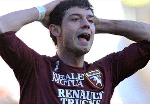 Dzemaili fa il suo esordio in Serie A con il Torino nella stagione 2008/09 Dzemaili fa il suo esordio in Serie A con il Torino nella stagione 2008/09