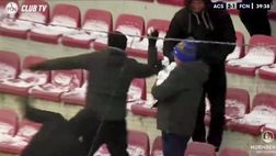 VIDEO/ Ma dai! Battaglia ultrà a palle di neve in Sparta Praga-Norimberga