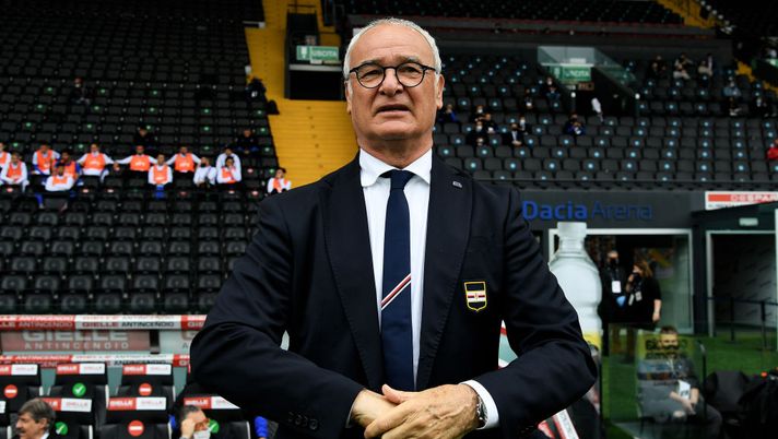 UDINE, ITALY - MAY 16: Claudio Ranieri, Head Coach of U.C. Sampdoria looks on prior to the Serie A match between Udinese Calcio and UC Sampdoria at Dacia Arena on May 16, 2021 in Udine, Italy. Sporting stadiums around Italy remain under strict restrictions due to the Coronavirus Pandemic as Government social distancing laws prohibit fans inside venues resulting in games being played behind closed doors. (Photo by Alessandro Sabattini/Getty Images) UDINE, ITALY - MAY 16: Claudio Ranieri, Head Coach of U.C. Sampdoria looks on prior to the Serie A match between Udinese Calcio and UC Sampdoria at Dacia Arena on May 16, 2021 in Udine, Italy. Sporting stadiums around Italy remain under strict restrictions due to the Coronavirus Pandemic as Government social distancing laws prohibit fans inside venues resulting in games being played behind closed doors. (Photo by Alessandro Sabattini/Getty Images)
