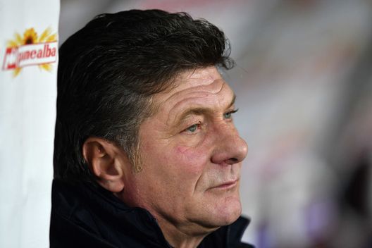  TURIN, ITALY - DECEMBER 21: Torino FC head coach Walter Mazzari looks on during the Serie A match between Torino FC and SPAL at Stadio Olimpico di Torino on December 21, 2019 in Turin, Italy. (Photo by Valerio Pennicino/Getty Images) 