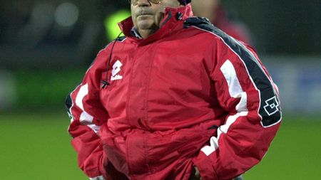 24 Feb 2001: Eugenio Fascetti coach of Bari looks on during a Serie A 20th Round League match between Atalanta and Bari played at the Azzurri d''Italia stadium, Bergamo. Mandatory Credit: Grazia Neri/ALLSPORT 24 Feb 2001: Eugenio Fascetti coach of Bari looks on during a Serie A 20th Round League match between Atalanta and Bari played at the Azzurri d''Italia stadium, Bergamo. Mandatory Credit: Grazia Neri/ALLSPORT