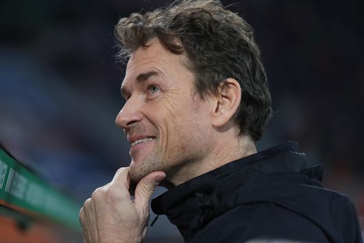 AUGSBURG, GERMANY - FEBRUARY 15: Jens Lehmann, assistent coach of Augsburg looks on prior to the Bundesliga match between FC Augsburg and FC Bayern Muenchen at WWK-Arena on February 15, 2019 in Augsburg, Germany. (Photo by Alexander Hassenstein/Bongarts/Getty Images) AUGSBURG, GERMANY - FEBRUARY 15: Jens Lehmann, assistent coach of Augsburg looks on prior to the Bundesliga match between FC Augsburg and FC Bayern Muenchen at WWK-Arena on February 15, 2019 in Augsburg, Germany. (Photo by Alexander Hassenstein/Bongarts/Getty Images)