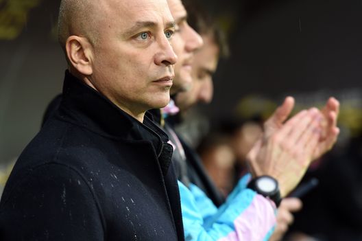 PALERMO, ITALY - JANUARY 22: Head coach Eugenio Corini of Palermo looks on during the Serie A match between US Citta di Palermo and FC Internazionale at Stadio Renzo Barbera on January 22, 2017 in Palermo, Italy. (Photo by Tullio M. Puglia/Getty Images) PALERMO, ITALY - JANUARY 22: Head coach Eugenio Corini of Palermo looks on during the Serie A match between US Citta di Palermo and FC Internazionale at Stadio Renzo Barbera on January 22, 2017 in Palermo, Italy. (Photo by Tullio M. Puglia/Getty Images)