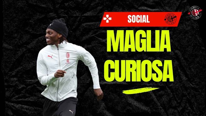 Milan, Leao si allena per la stagione e sfoggia una maglia 'particolare'