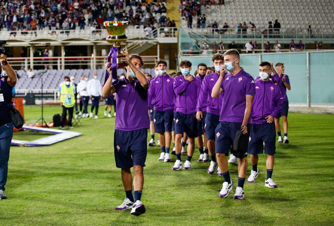  GERMOGLI PH: 28 AGOSTO 2021 FIRENZE STADIO ARTEMIO FRANCHI SERIE A FIORENTINA VS TORINO NELLA FOTO LA FIORENTINA PRIMAVERA SFILA CON LA COPPA 