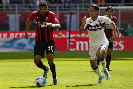 MILAN, ITALY - MAY 01: Junior Messias of AC Milan in action during the Serie A match between AC Milan and ACF Fiorentina at Stadio Giuseppe Meazza on May 01, 2022 in Milan, Italy. (Photo by Pier Marco Tacca/AC Milan via Getty Images) Qui Milan: uno stop e due rientri per i rossoneri di mister Pioli- immagine 2