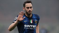 Scanzi da censura su Calhanoglu: “Fantasista patetico, il tuo rosicare ci fa godere. Sei…”
