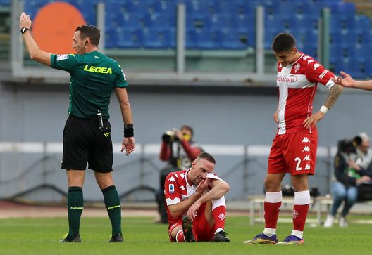 ROME, ITALY - JANUARY 06: Franck Ribery of ACF Fiorentina reacts after sustaining an injury during the Serie A match between SS Lazio and ACF Fiorentina at Stadio Olimpico on January 06, 2021 in Rome, Italy. Sporting stadiums around Italy remain under strict restrictions due to the Coronavirus Pandemic as Government social distancing laws prohibit fans inside venues resulting in games being played behind closed doors. (Photo by Paolo Bruno/Getty Images) ROME, ITALY - JANUARY 06: Franck Ribery of ACF Fiorentina reacts after sustaining an injury during the Serie A match between SS Lazio and ACF Fiorentina at Stadio Olimpico on January 06, 2021 in Rome, Italy. Sporting stadiums around Italy remain under strict restrictions due to the Coronavirus Pandemic as Government social distancing laws prohibit fans inside venues resulting in games being played behind closed doors. (Photo by Paolo Bruno/Getty Images)