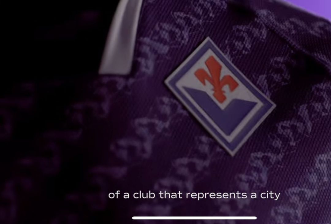 FOTO – I dettagli della nuova divisa della Fiorentina: dal colletto al DNA - immagine 5