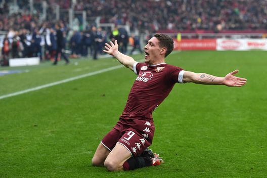 TURIN, ITALY - DECEMBER 11: Andrea Belotti of FC Torino celebrates after scoring the opening goal during the Serie A match between FC Torino and Juventus FC at Stadio Olimpico di Torino on December 11, 2016 in Turin, Italy. (Photo by Valerio Pennicino/Getty Images) TURIN, ITALY - DECEMBER 11: Andrea Belotti of FC Torino celebrates after scoring the opening goal during the Serie A match between FC Torino and Juventus FC at Stadio Olimpico di Torino on December 11, 2016 in Turin, Italy. (Photo by Valerio Pennicino/Getty Images)