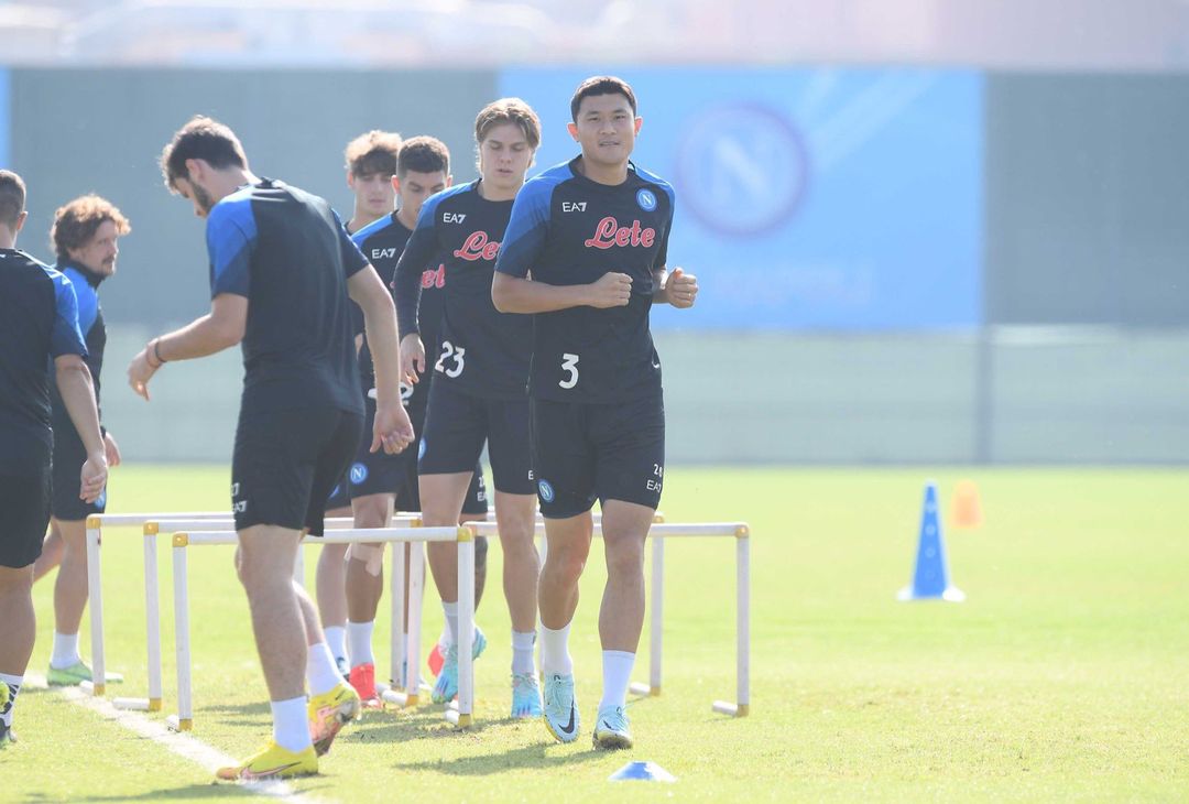 FOTO Scatti dall’allenamento mattutino al Konami Training Center di Castel Volturno - immagine 2