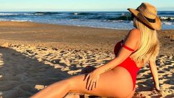 VIDEO / Wanda Nara esagerata con il costume alla Baywatch: lato b in evidenza
