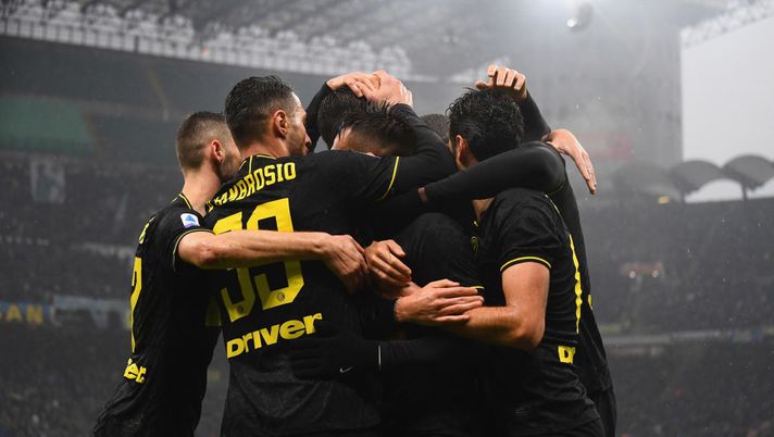 MILAN, ITALY - DECEMBER 01: Lautaro Martínez of FC Internazionale celebrates during the Serie A match between FC Internazionale and SPAL at Stadio Giuseppe Meazza on December 1, 2019 in Milan, Italy. (Photo by Claudio Villa - Inter/Inter via Getty Images) MILAN, ITALY - DECEMBER 01: Lautaro Martínez of FC Internazionale celebrates during the Serie A match between FC Internazionale and SPAL at Stadio Giuseppe Meazza on December 1, 2019 in Milan, Italy. (Photo by Claudio Villa - Inter/Inter via Getty Images)