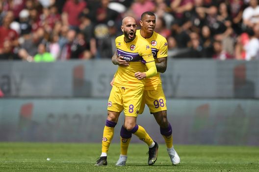 SALERNO, ITALY - APRIL 24: Riccardo Saponara of ACF Fiorentina celebrates after scoring the 1-1 goal during the Serie A match between US Salernitana and ACF Fiorentina at Stadio Arechi on April 24, 2022 in Salerno, Italy. (Photo by Francesco Pecoraro/Getty Images) SALERNO, ITALY - APRIL 24: Riccardo Saponara of ACF Fiorentina celebrates after scoring the 1-1 goal during the Serie A match between US Salernitana and ACF Fiorentina at Stadio Arechi on April 24, 2022 in Salerno, Italy. (Photo by Francesco Pecoraro/Getty Images)