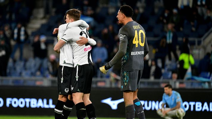 ROME, ITALY - MARCH 11: Udinese Calcio players celebrates a victory after the Serie A TIM match between SS Lazio and Udinese Calcio Serie A TIM at Stadio Olimpico on March 11, 2024 in Rome, Italy. (Photo by Marco Rosi - SS Lazio/Getty Images) Verso Udinese-Padova / Mister Torrente: “Vi dico chi andrà in campo…” - immagine 1