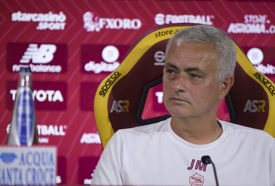 Roma, la conferenza stampa di Mourinho prima della Juventus – FOTO GALLERY- immagine 1