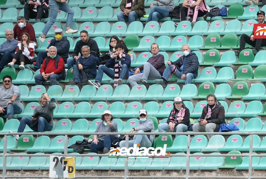 FOTO, i tifosi allo stadio per Palermo – Taranto 5-2 (Gallery) - immagine 2