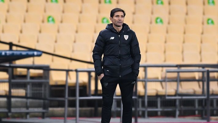 SEVILLE, SPAIN - JANUARY 17: Head coach Marcelino Garcia Toral of Athletic Club looks on during the Supercopa de Espana Final match between FC Barcelona and Athletic Club at Estadio de La Cartuja on January 17, 2021 in Seville, Spain. Sporting stadiums around Spain remain under strict restrictions due to the Coronavirus Pandemic as Government social distancing laws prohibit fans inside venues resulting in games being played behind closed doors. (Photo by David Ramos/Getty Images) SEVILLE, SPAIN - JANUARY 17: Head coach Marcelino Garcia Toral of Athletic Club looks on during the Supercopa de Espana Final match between FC Barcelona and Athletic Club at Estadio de La Cartuja on January 17, 2021 in Seville, Spain. Sporting stadiums around Spain remain under strict restrictions due to the Coronavirus Pandemic as Government social distancing laws prohibit fans inside venues resulting in games being played behind closed doors. (Photo by David Ramos/Getty Images)