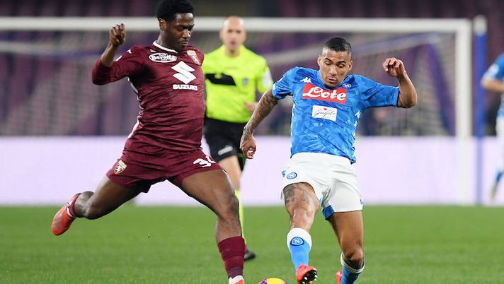 during the Serie A match between SSC Napoli and Torino FC at Stadio San Paolo on February 17, 2019 in Naples, Italy. Ola Aina, che caso: torna in anticipo dalla Nigeria per un incidente domestico - immagine 1