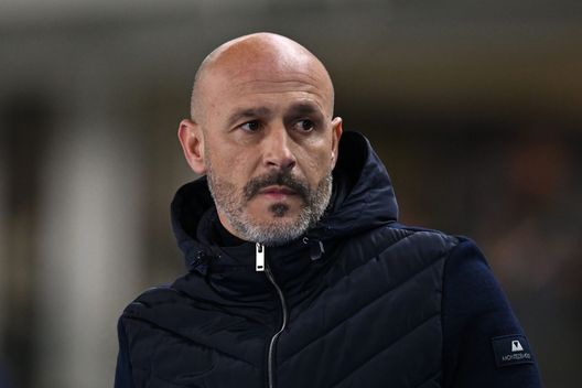 VERONA, ITALY - FEBRUARY 27: Vincenzo Italiano head coach of ACF Fiorentina looks on during the Serie A match between Hellas Verona and ACF Fiorentina at Stadio Marcantonio Bentegodi on February 27, 2023 in Verona, . (Photo by Alessandro Sabattini/Getty Images) Fiorentina-Milan: Italiano cerca la svolta nella gara più difficile- immagine 2