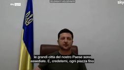 VIDEO Ucraina, il presidente Zelensky: “La Russia uccide i bambini. Le piazze…”