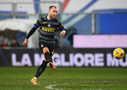  GENOA, ITALY - JANUARY 06: Christian Eriksen of FC Internazionale in action during the Serie A match between UC Sampdoria and FC Internazionale at Stadio Luigi Ferraris on January 06, 2021 in Genoa, Italy. (Photo by Claudio Villa - Inter/Inter via Getty Images) 
