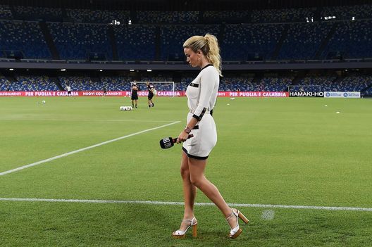 Cecchi Paone: &#8220;Guai a chi mi tocca la Leotta! Bella e bravissima. Peggio dell&#8217;invidia c&#8217;è&#8230;&#8221; 